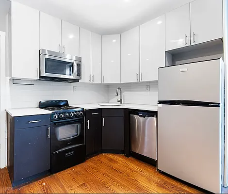 Rented by REAL New York | media 18