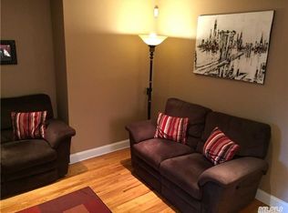 6122 245th Pl, Douglaston, NY 11362