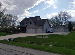N1513 Pleasant Rd, Fort Atkinson, WI 53538
