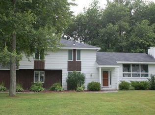 4 Sweetbriar Ln, Hampton, NH 03842