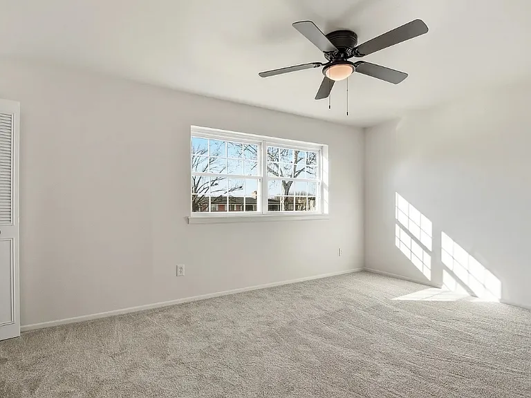 5528 E 46th St #9 — Photo 7