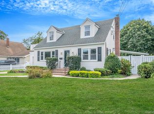 3862 Clark Street, Seaford, NY 11783