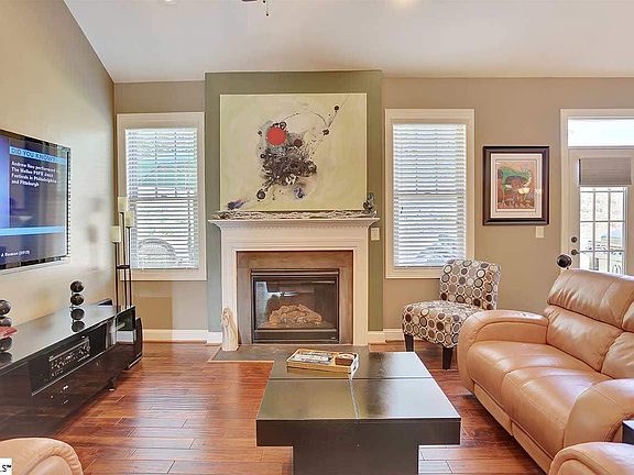 5th image of 46 Briarhill Dr
