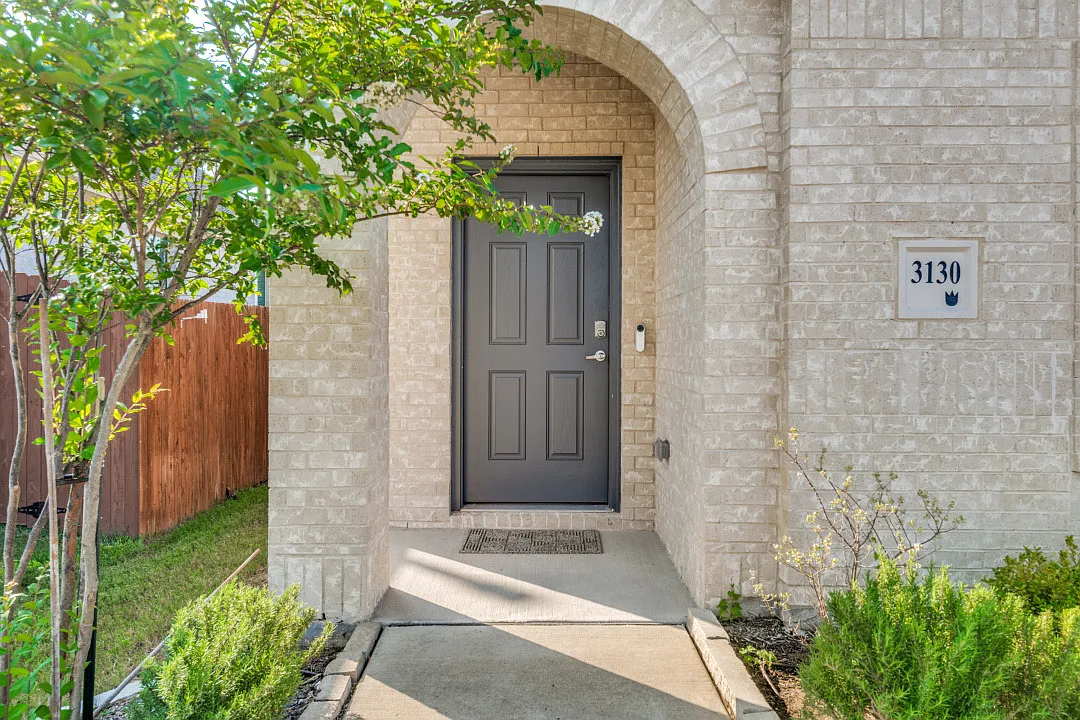 3 bed, 1858 sqft, $2,850 — Photo 3