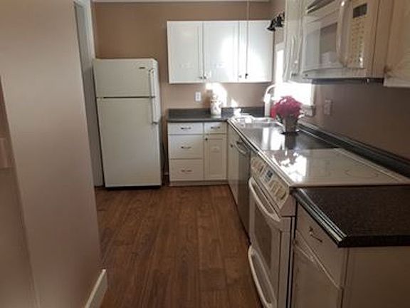 2nd image of 403 Gouverneur St