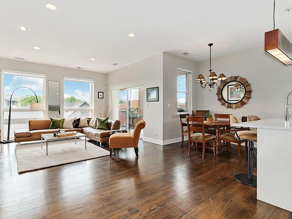 2nd image of 3601 N Southport Ave Unit 3C