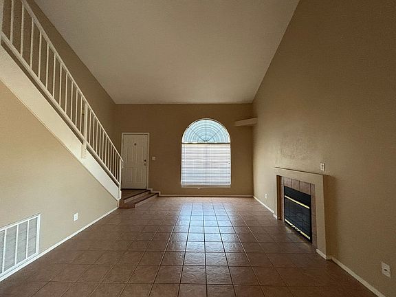 4th image of 7961 Dorinda Ave