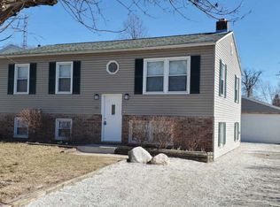 109 N Price St, Downs, IL 61736