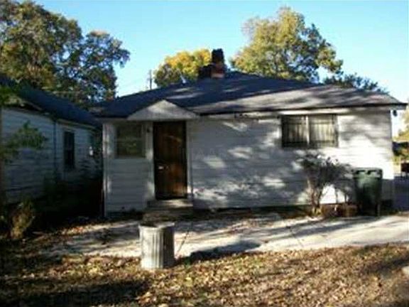 2nd image of 2343 Golden Ave