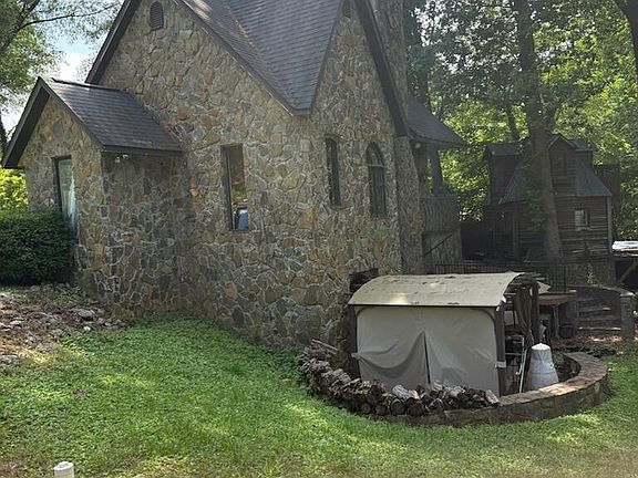 3rd image of 341 N Oak St