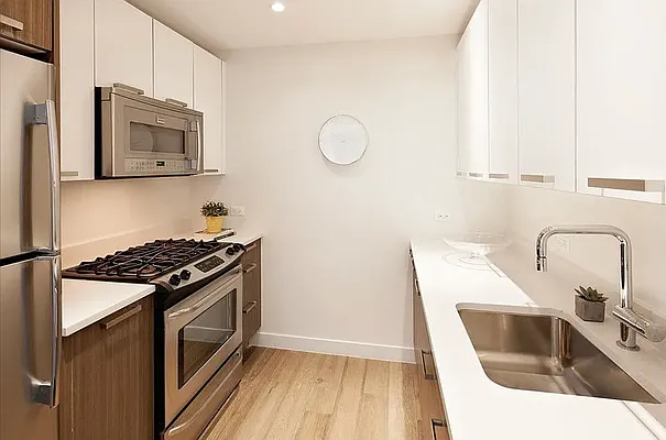 Rented by The Agency | media 12