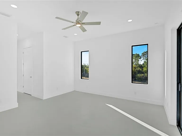10065 Memphis St — Photo 16