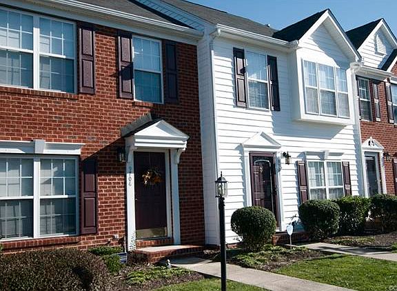 2nd image of 9704 Magnolia Pointe Pl #9704