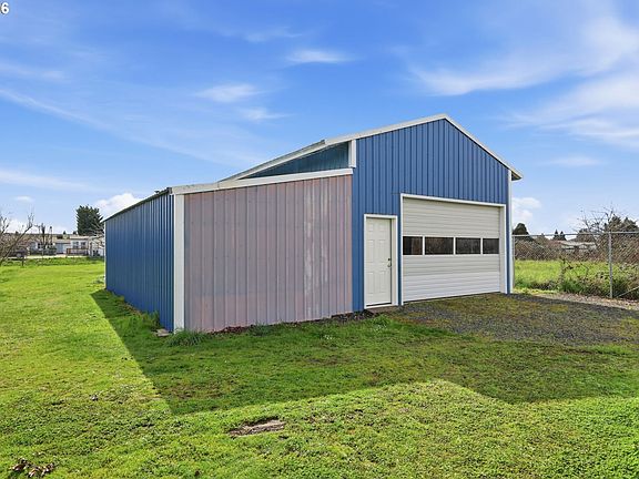 3rd image of 2541 Marcola Rd