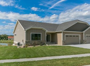 2492 Hadley Hills Dr NE, Rochester, MN 55906