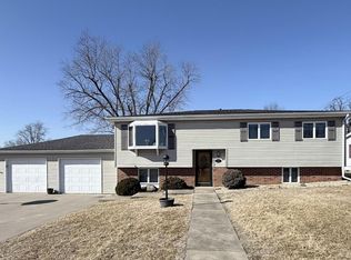 1538 Oriole Dr, Galesburg, IL 61401