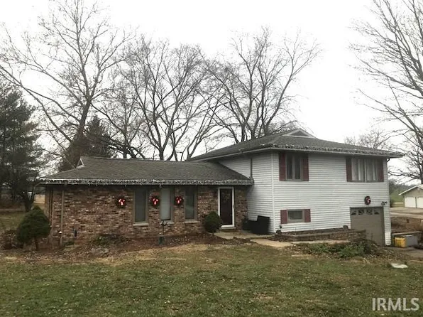 7566 E University Dr, Vincennes, IN 47591