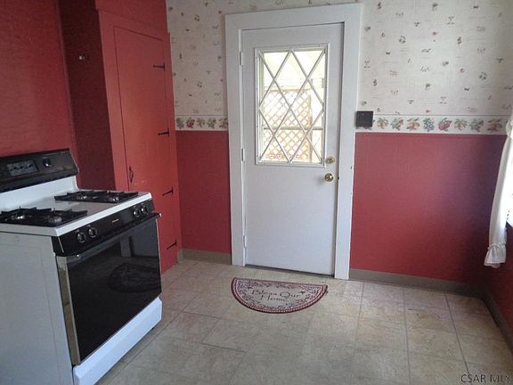 3rd image of 200 Spring St
