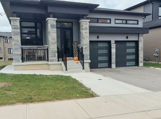 92 Berkely St, Wasaga Beach, ON L9Z 0K5