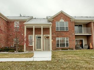 28318 Adler Park Dr S, Chesterfield, MI 48051