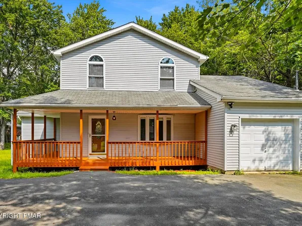4116 Low Ridge Rd, Pocono Summit, PA 18346