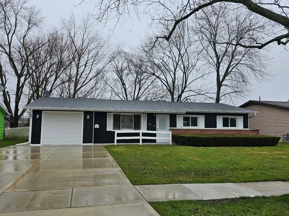 7029 Orchard Ln, Hanover Park, IL 60133