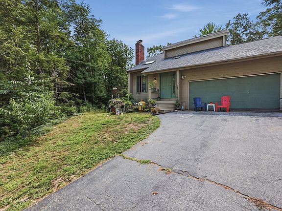 2nd image of 10 Evergreen Dr