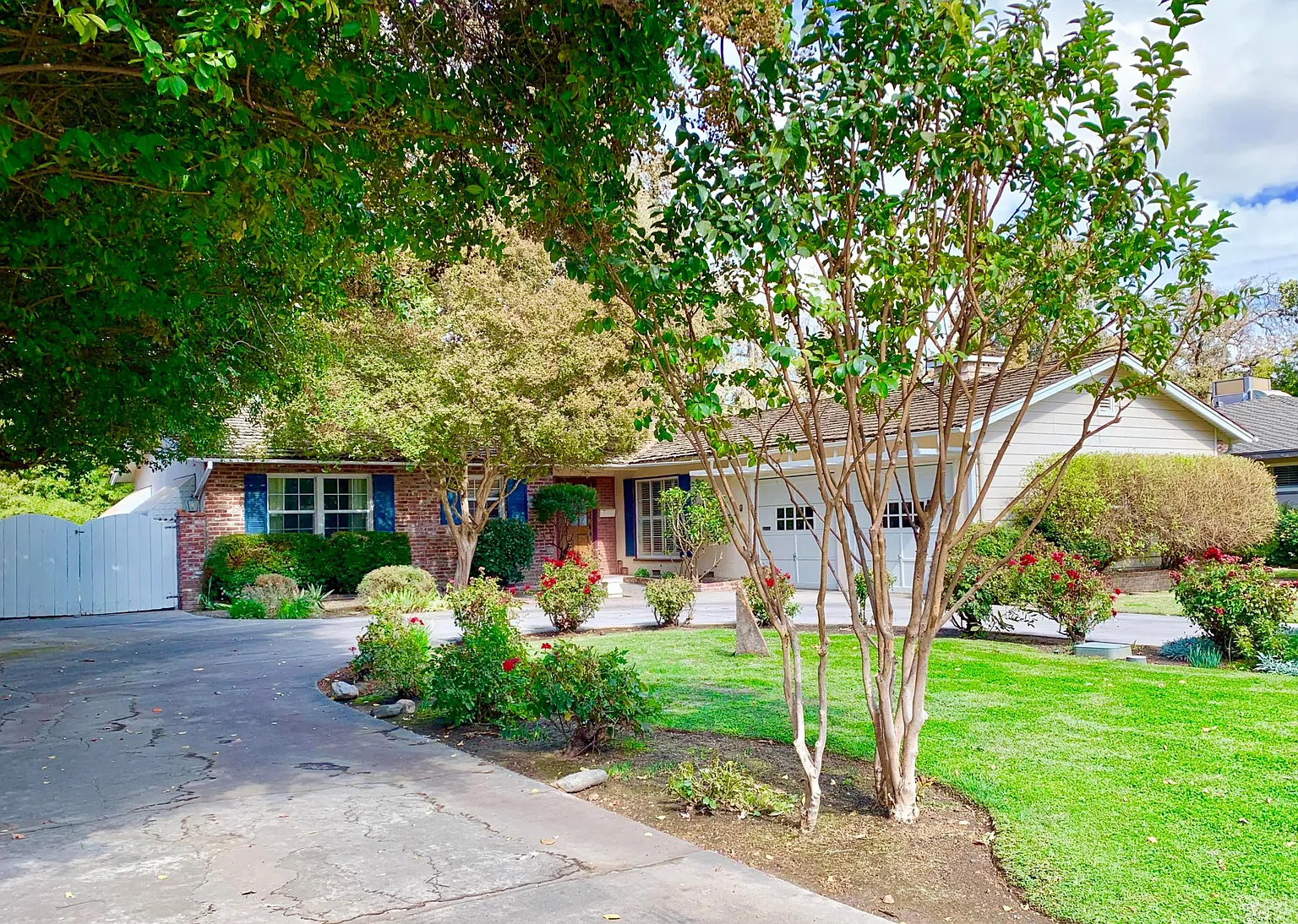 1700 W Meadow Ave photo 1