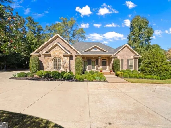 900 Canonero Dr, Milton, GA 30004