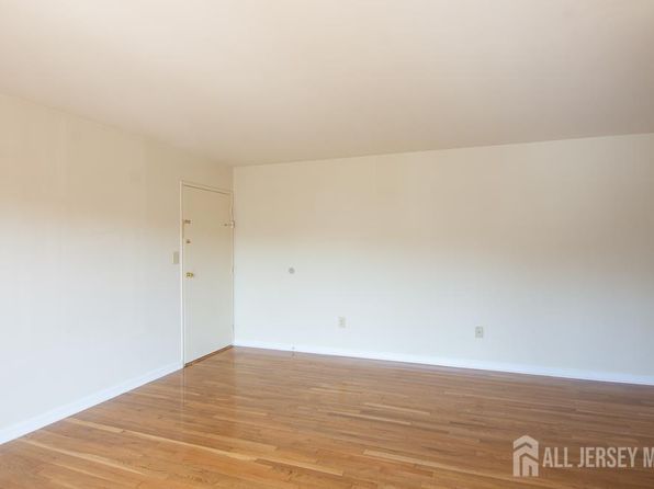 9 Koster Blvd #B