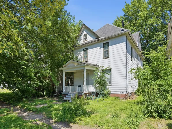 1205 14th 1/2 St, Rock Island, IL 61201