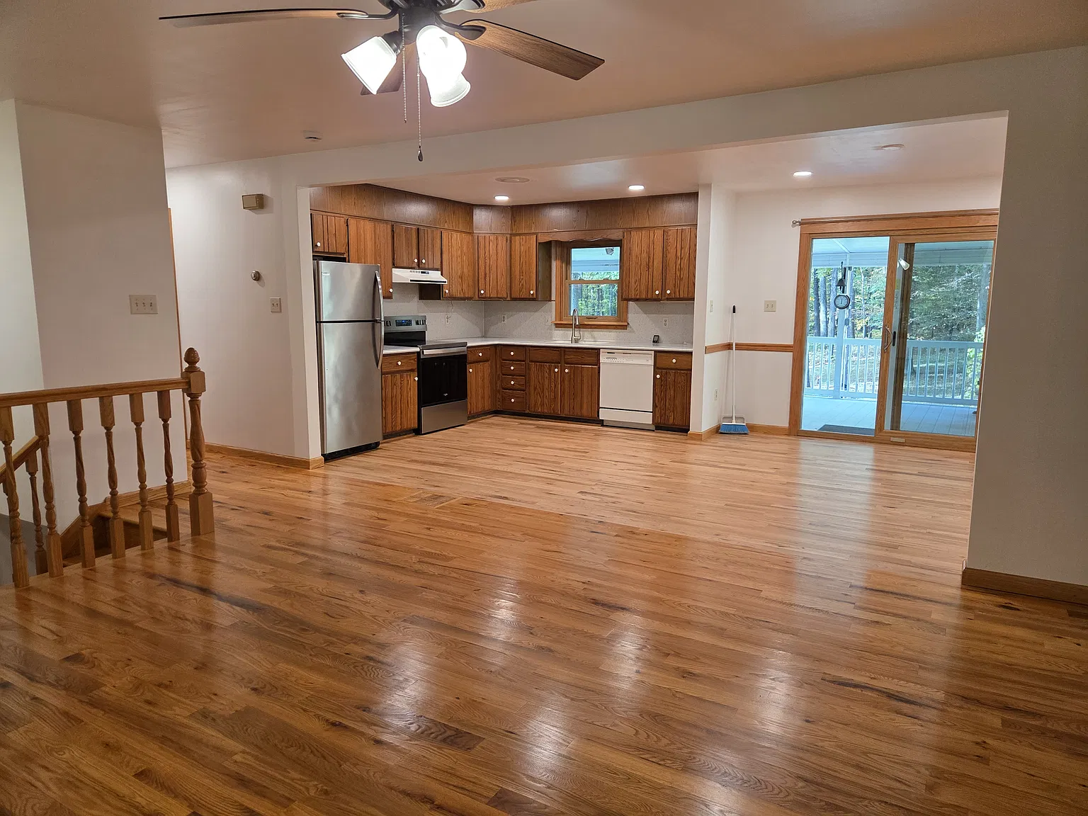 3 bed, 1.5 bath, 1763 sqft, $2,000 — Photo 4