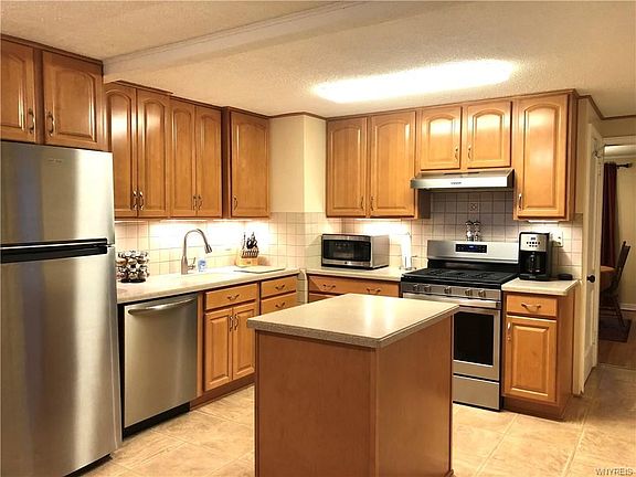 5th image of 21 Burdette Dr