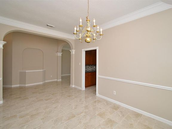 2nd image of 5703 Overton Park Dr
