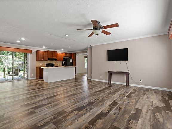 3rd image of 205 Ridge Rd