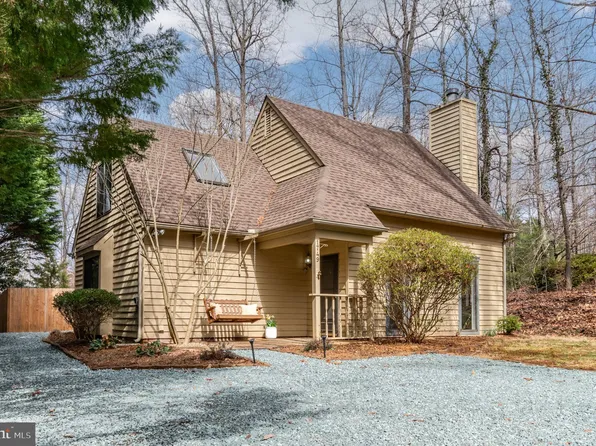 1749 Stoney Creek Dr, Charlottesville, VA 22902