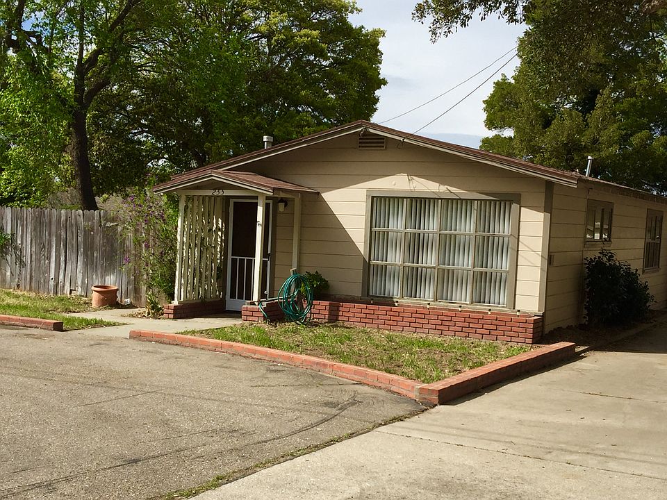 1st image of 255 W Waller Ln
