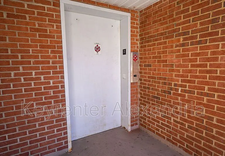 1107 N Taylor St #C — Photo 4