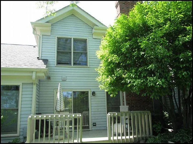 3 bed, 2.5 bath, 1911 sqft, $3,200 — Photo 3