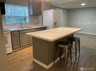 30524 8th Ave SW, Federal Way, WA 98023