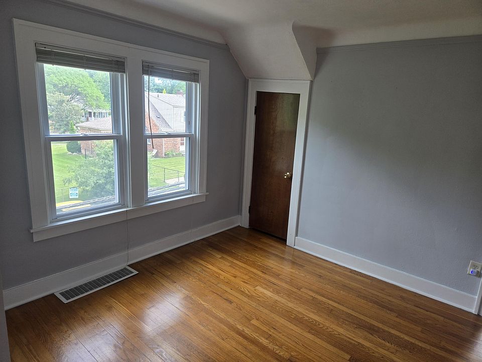 928 Maplegrove Ave, photo 23