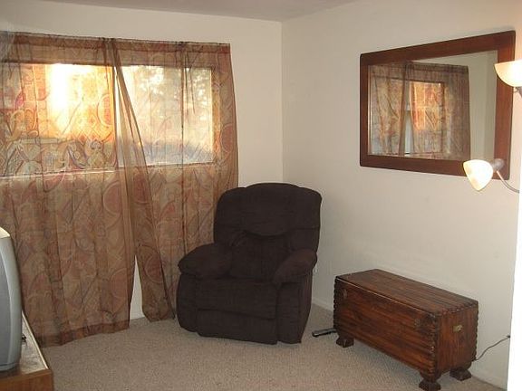 2nd Bdrm w/ Walk In Closet