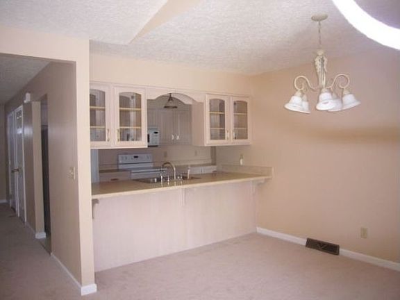 5th image of 89 McCullough Blvd