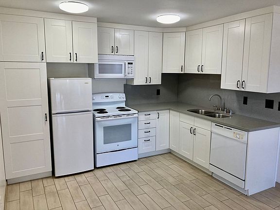 3rd image of 4960 Clairemont Mesa Blvd #101