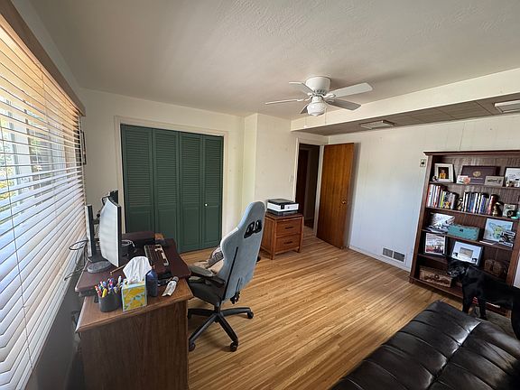 Office/ 3 br
