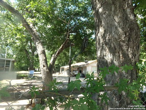 5th image of 432 E Young Ave