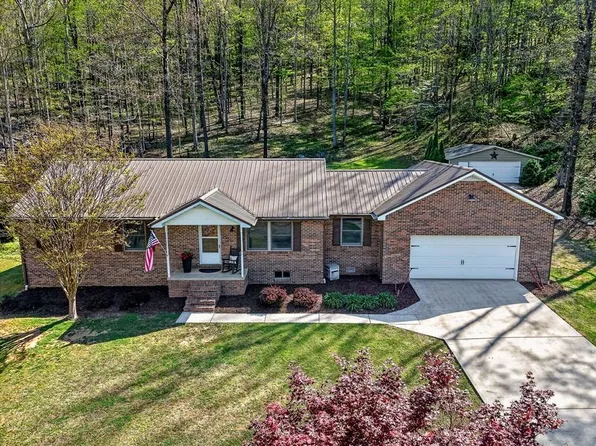 747 Old County Farm Rd, Spencer, TN 38585