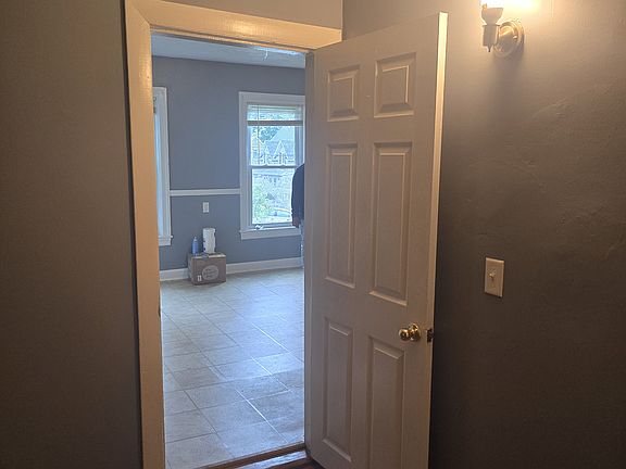 4th image of 211 Plymouth St Floor 1