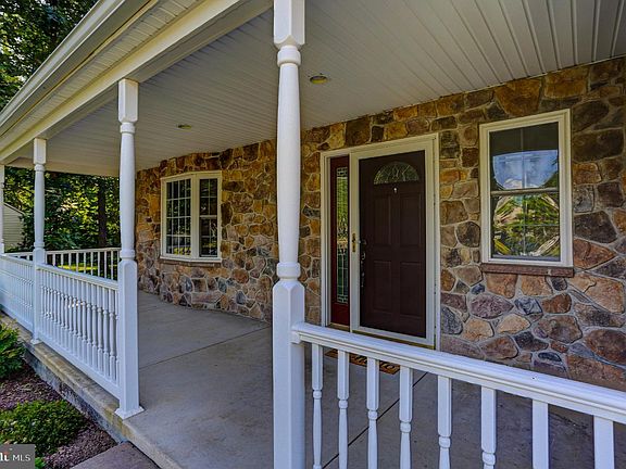 2nd image of 117 Olde Pilgrim Rd