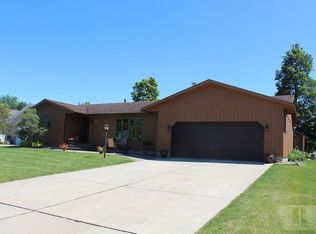 795 11th Street Pl, Garner, IA 50438